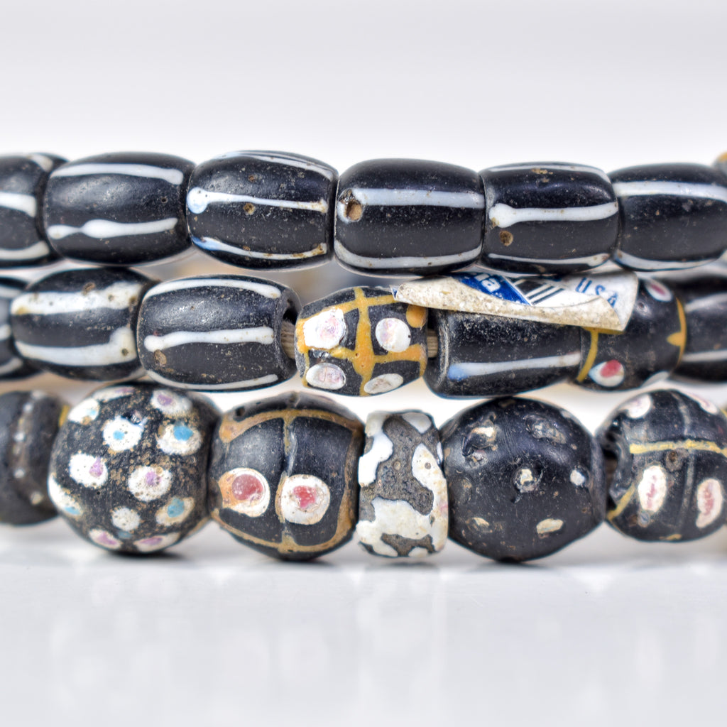 Venetian Black and White Collection Trade Beads 33 Inch