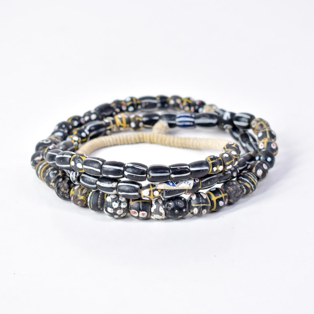 Venetian Black and White Collection Trade Beads 33 Inch