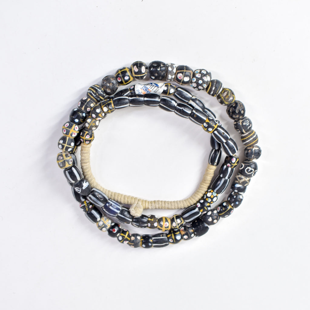 Venetian Black and White Collection Trade Beads 33 Inch