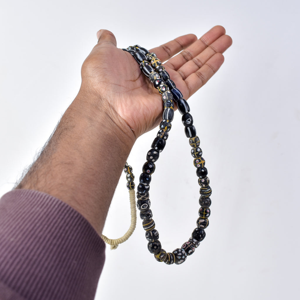 Venetian Black and White Collection Trade Beads 33 Inch