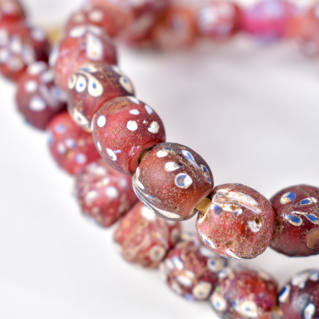 Venetian Whiteheart Floral Dot Red Trade Beads