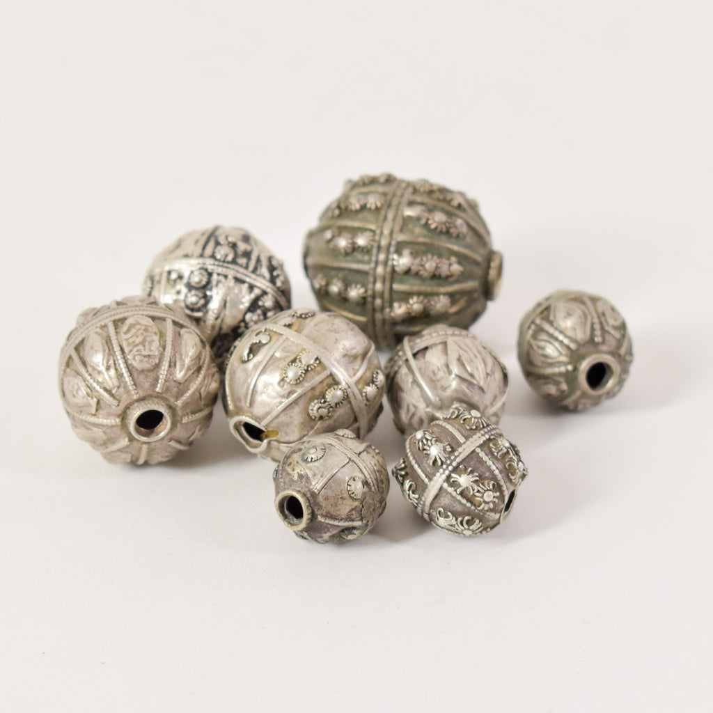 8 Yemeni Hollow Beads Silver Cooper Collection