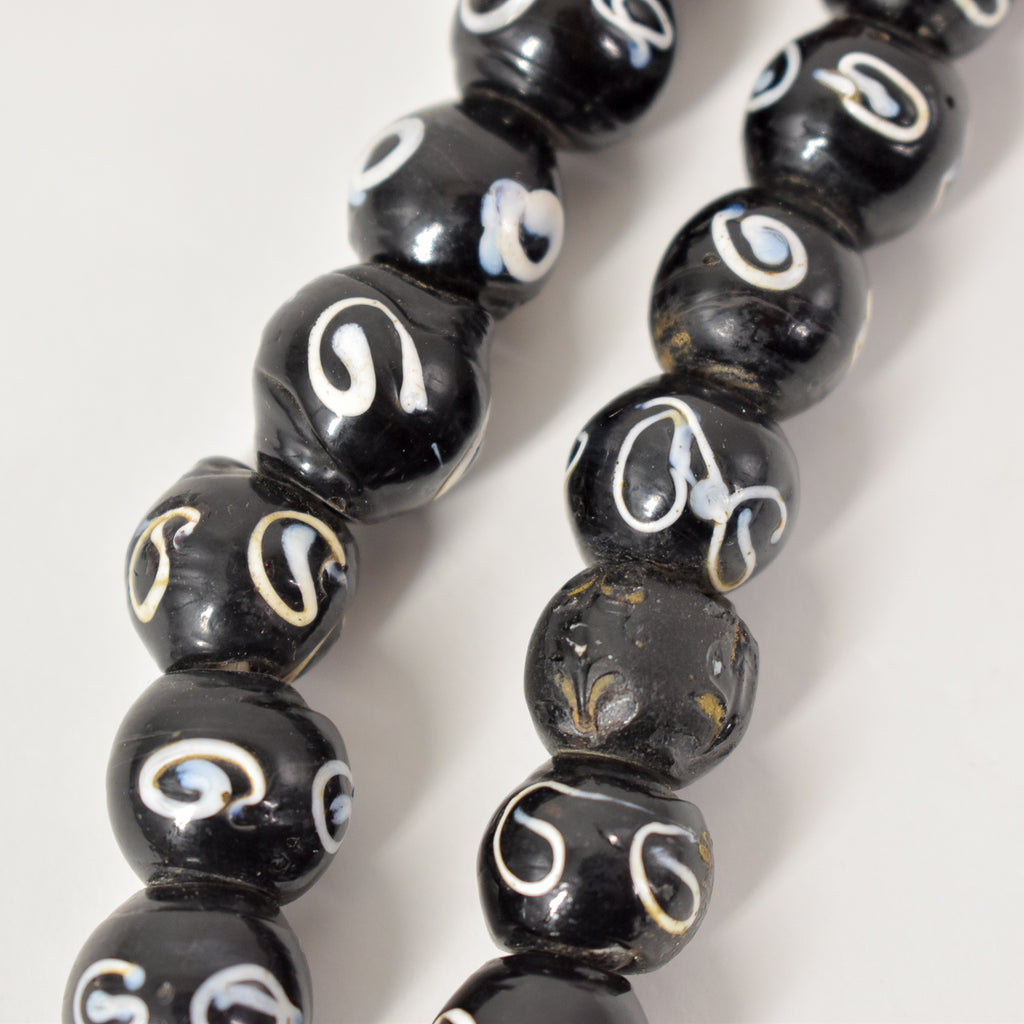 Zen Venetian With Cornaline Trade Beads Mint 34 Inch