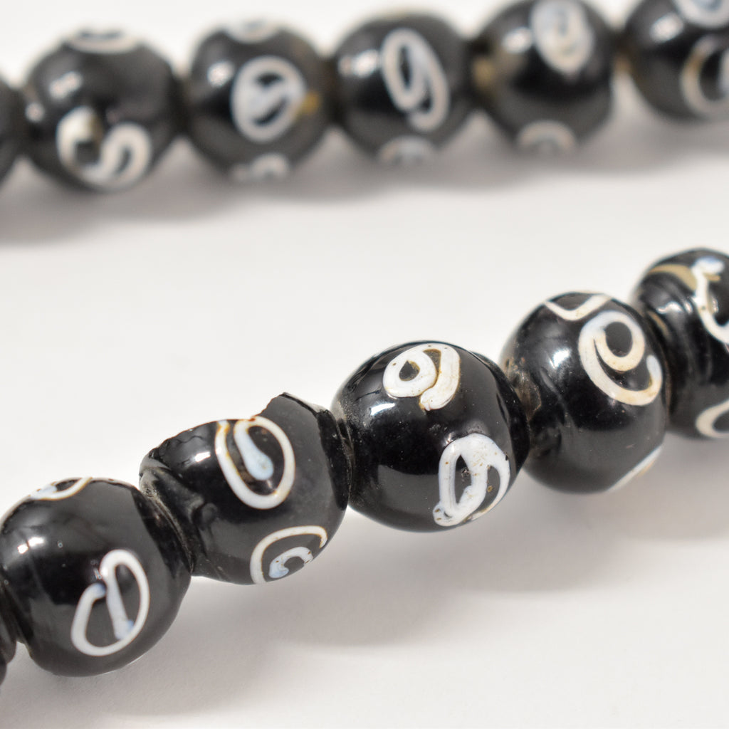Zen Venetian With Cornaline Trade Beads Mint 34 Inch