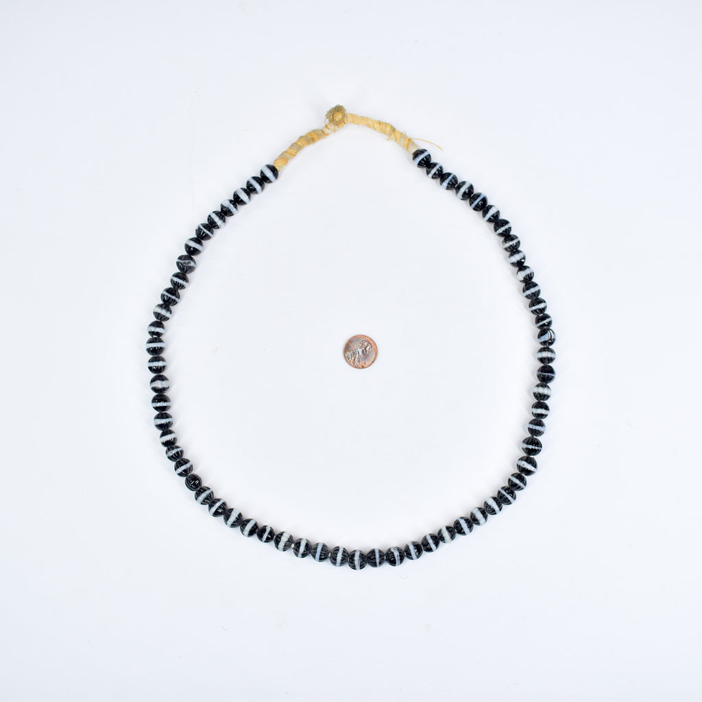 Dog Tooth Ruffle Black Trade Beads