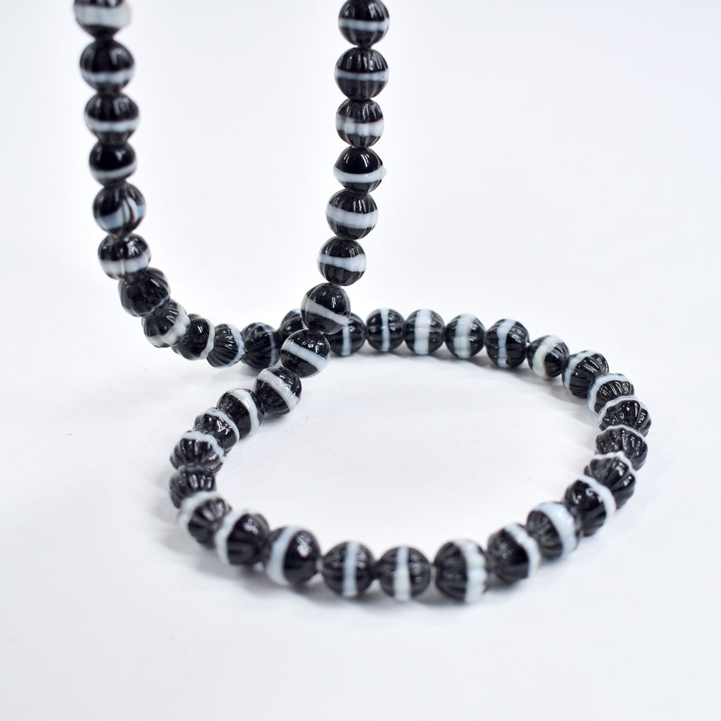 Dog Tooth Ruffle Black Trade Beads