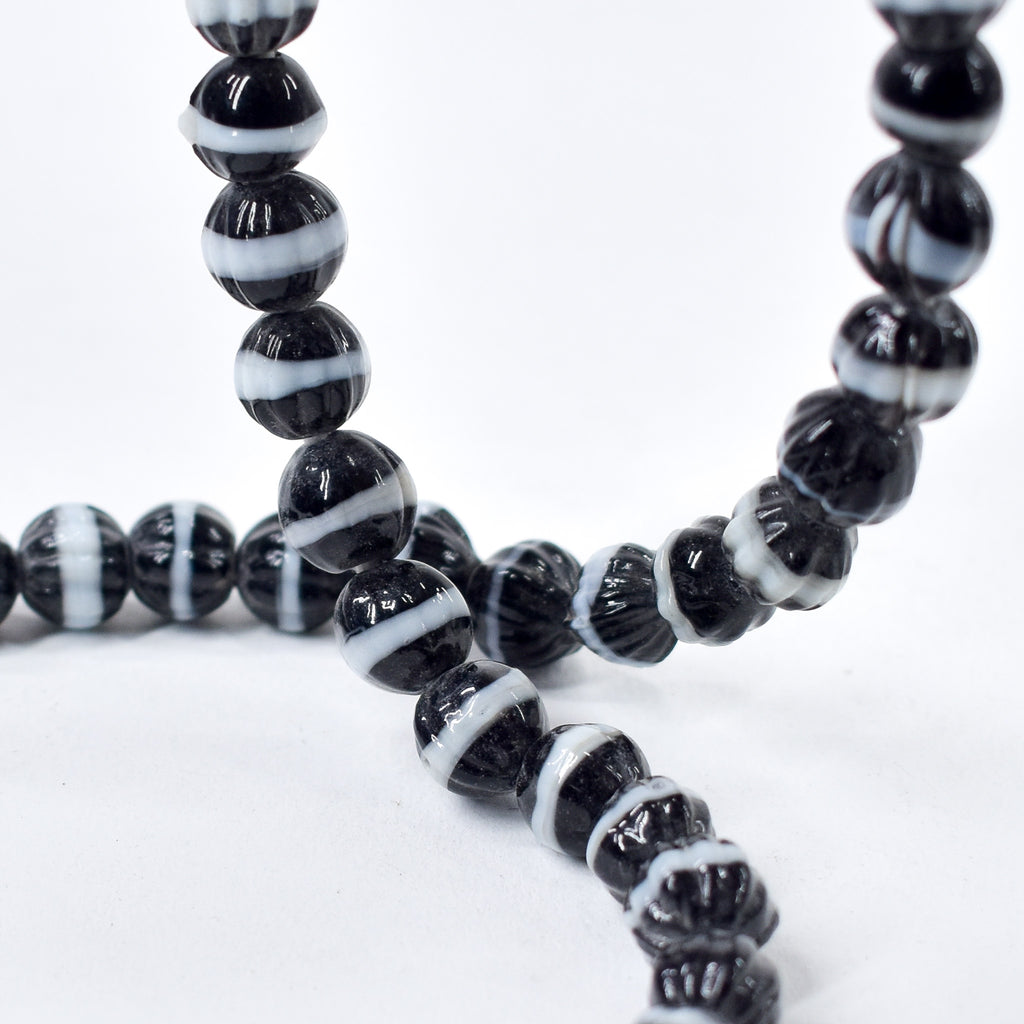 Dog Tooth Ruffle Black Trade Beads