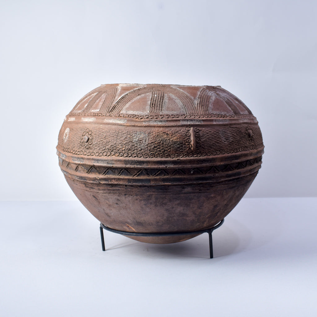 Bobo Clay Pot on Metal Stand Burkina Faso