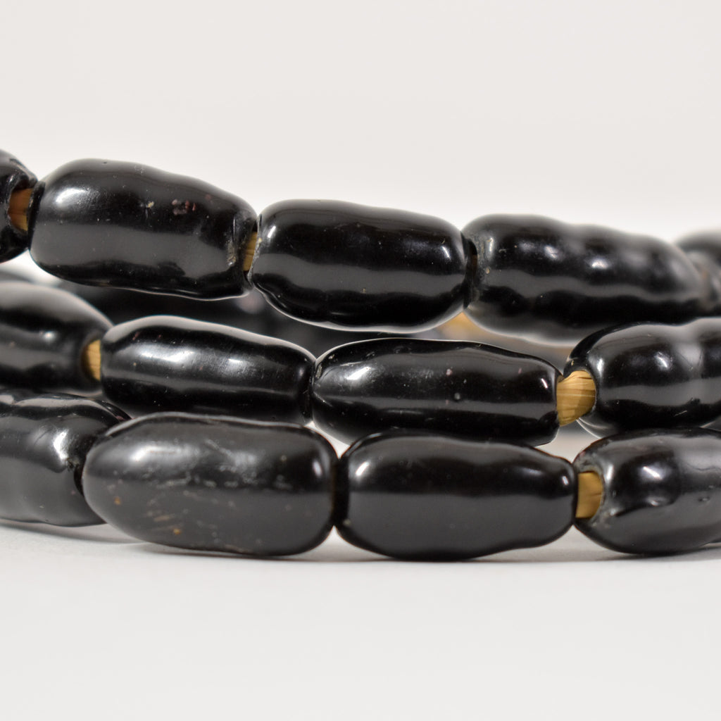 Amoeba Black Trade Beads 32 Inch