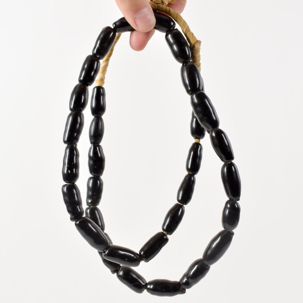 Amoeba Black Trade Beads 32 Inch