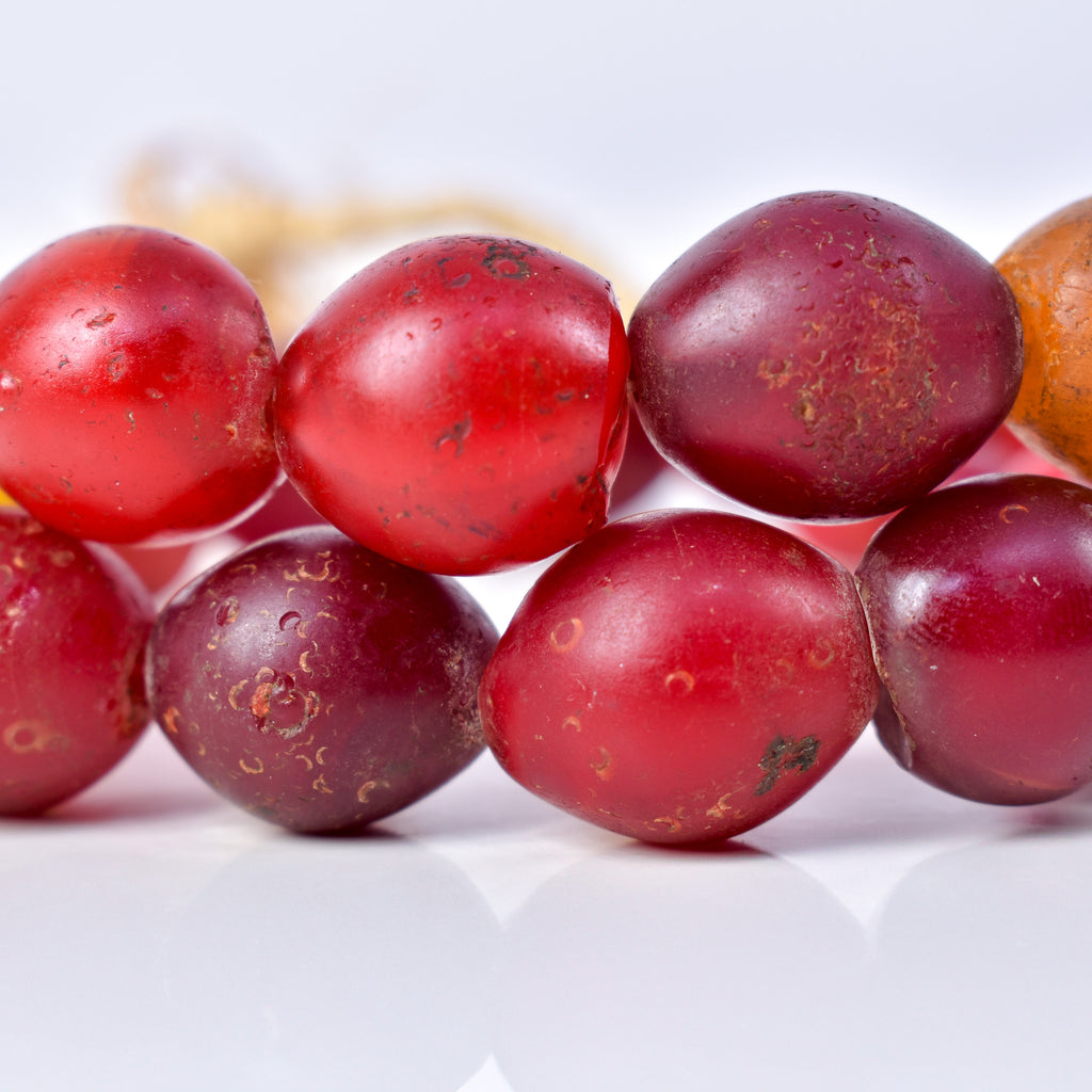 Pigeon Egg Mixed Trade Beads 30 Inch