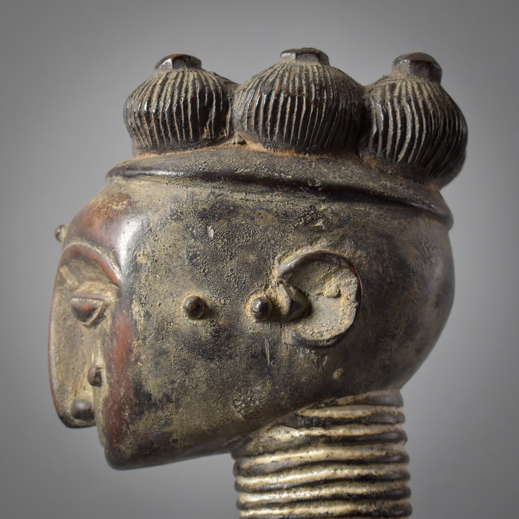 Anyi Attye Maternity Figure with Children on Stool Côte d'Ivoire