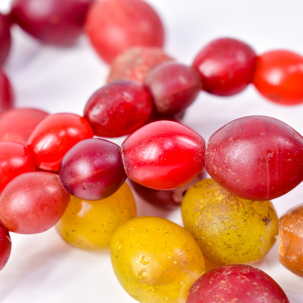 Pigeon Egg Mixed Trade Beads 30 Inch