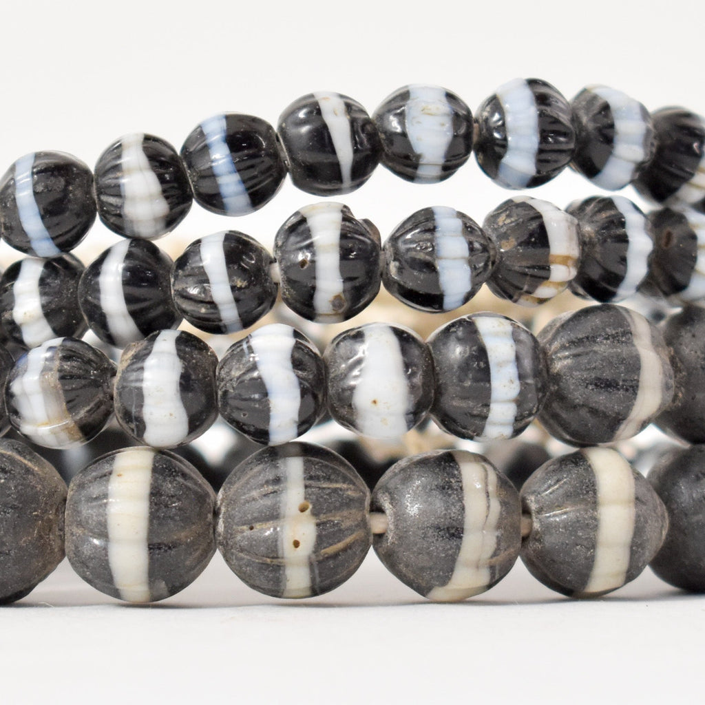 Black Dog Tooth Ruffle Trade Beads