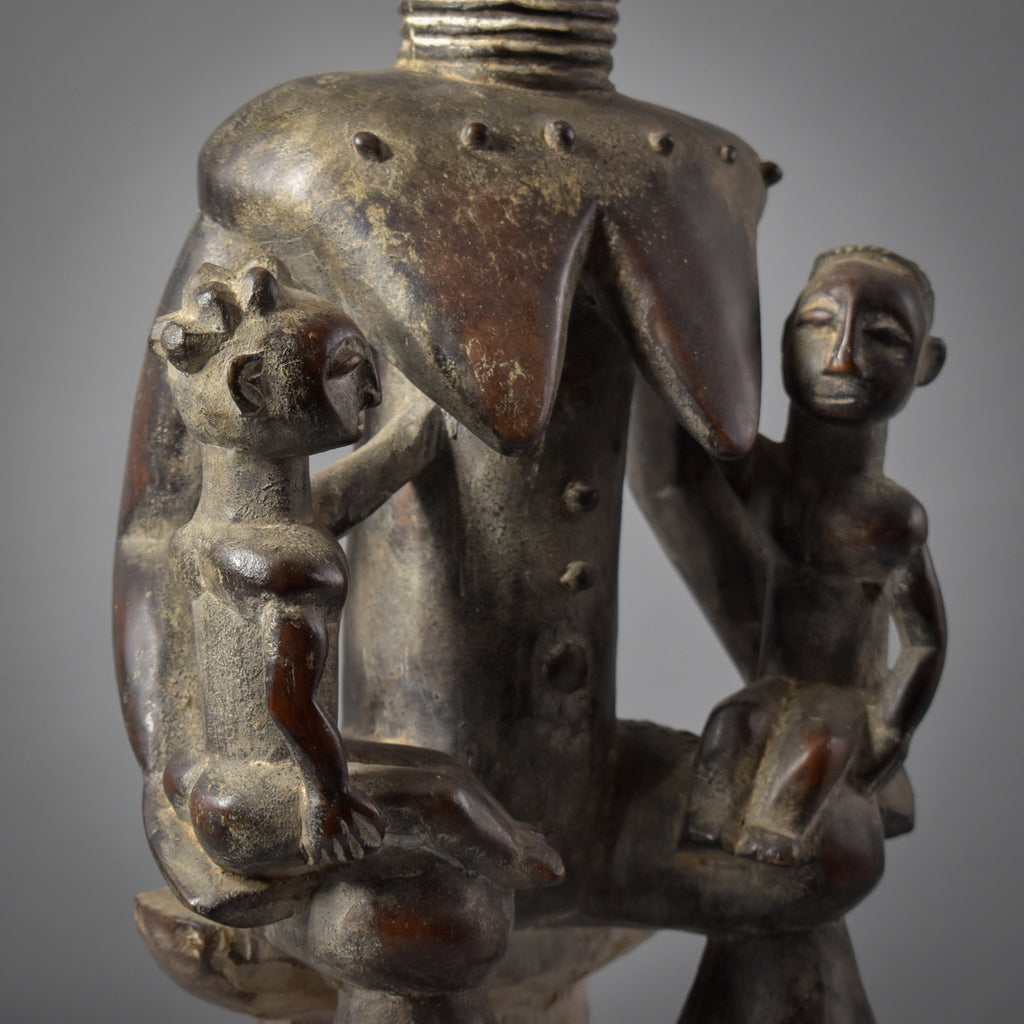 Anyi Attye Maternity Figure with Children on Stool Côte d'Ivoire