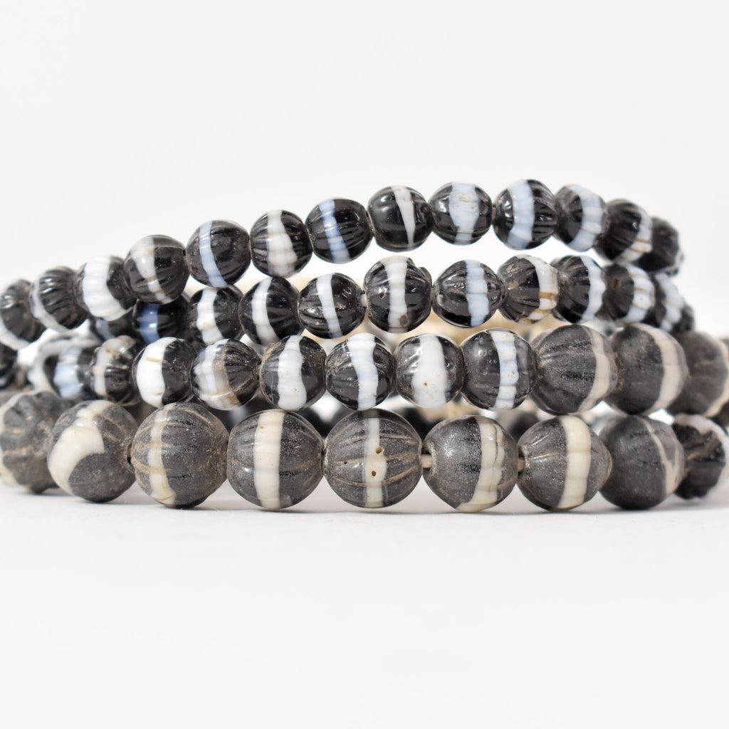 Black Dog Tooth Ruffle Trade Beads
