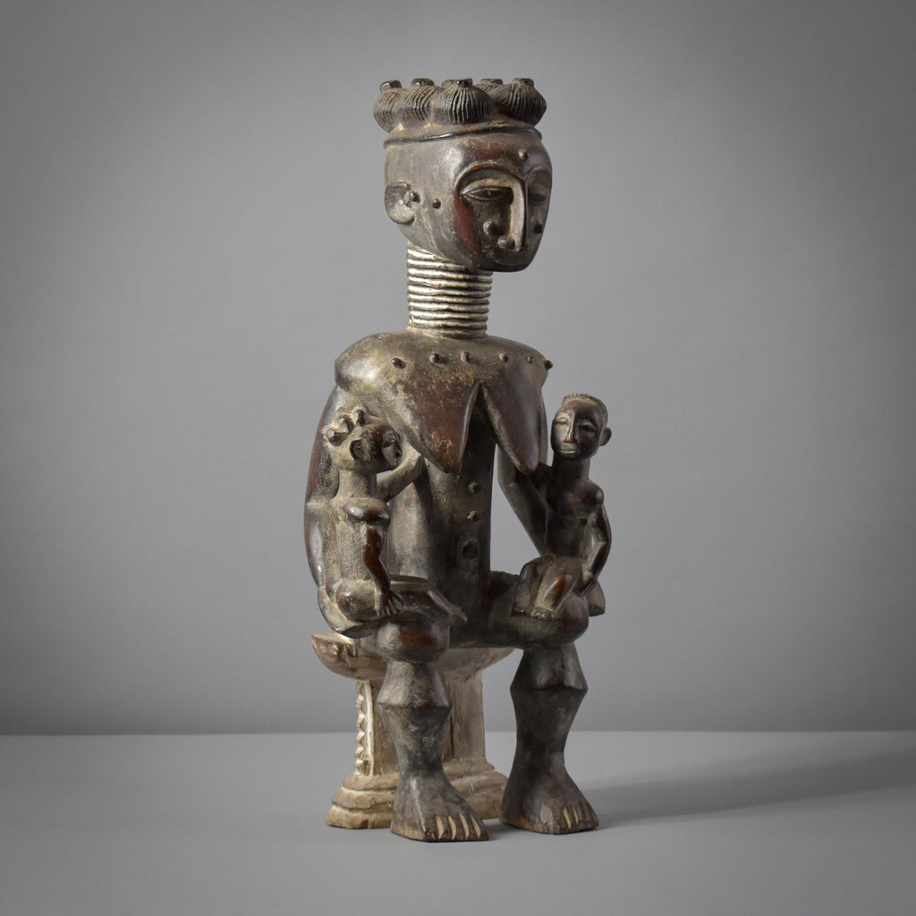 Anyi Attye Maternity Figure with Children on Stool Côte d'Ivoire