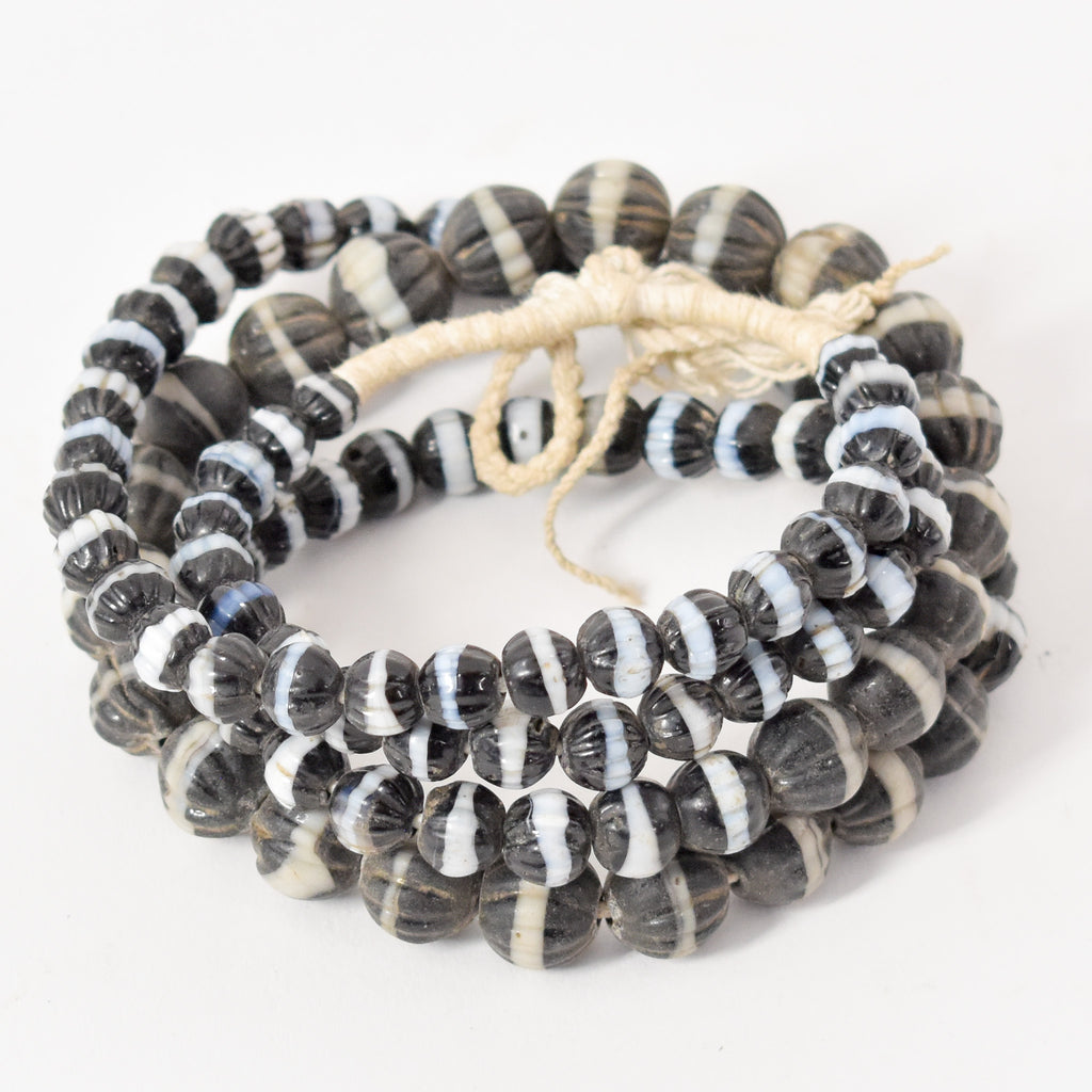 Black Dog Tooth Ruffle Trade Beads