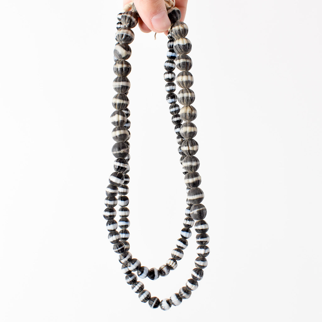 Black Dog Tooth Ruffle Trade Beads