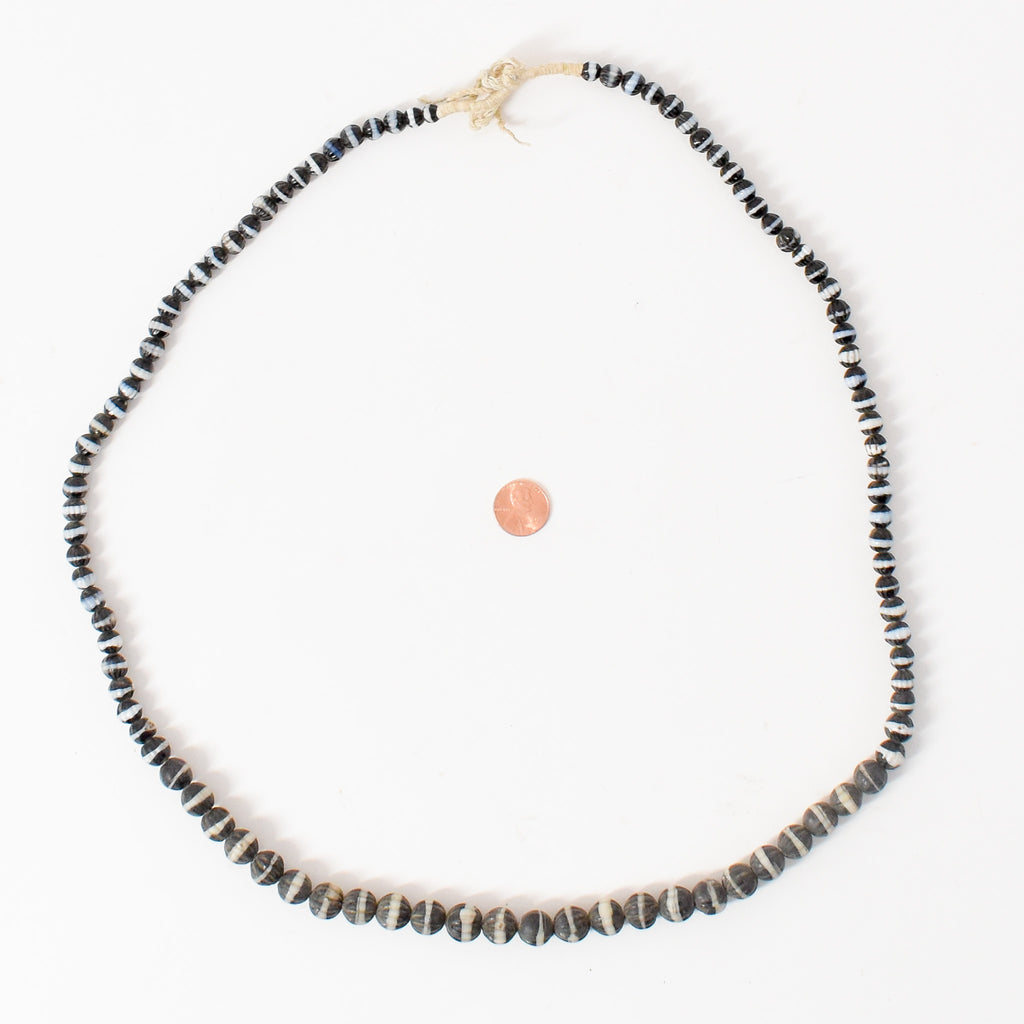 Black Dog Tooth Ruffle Trade Beads