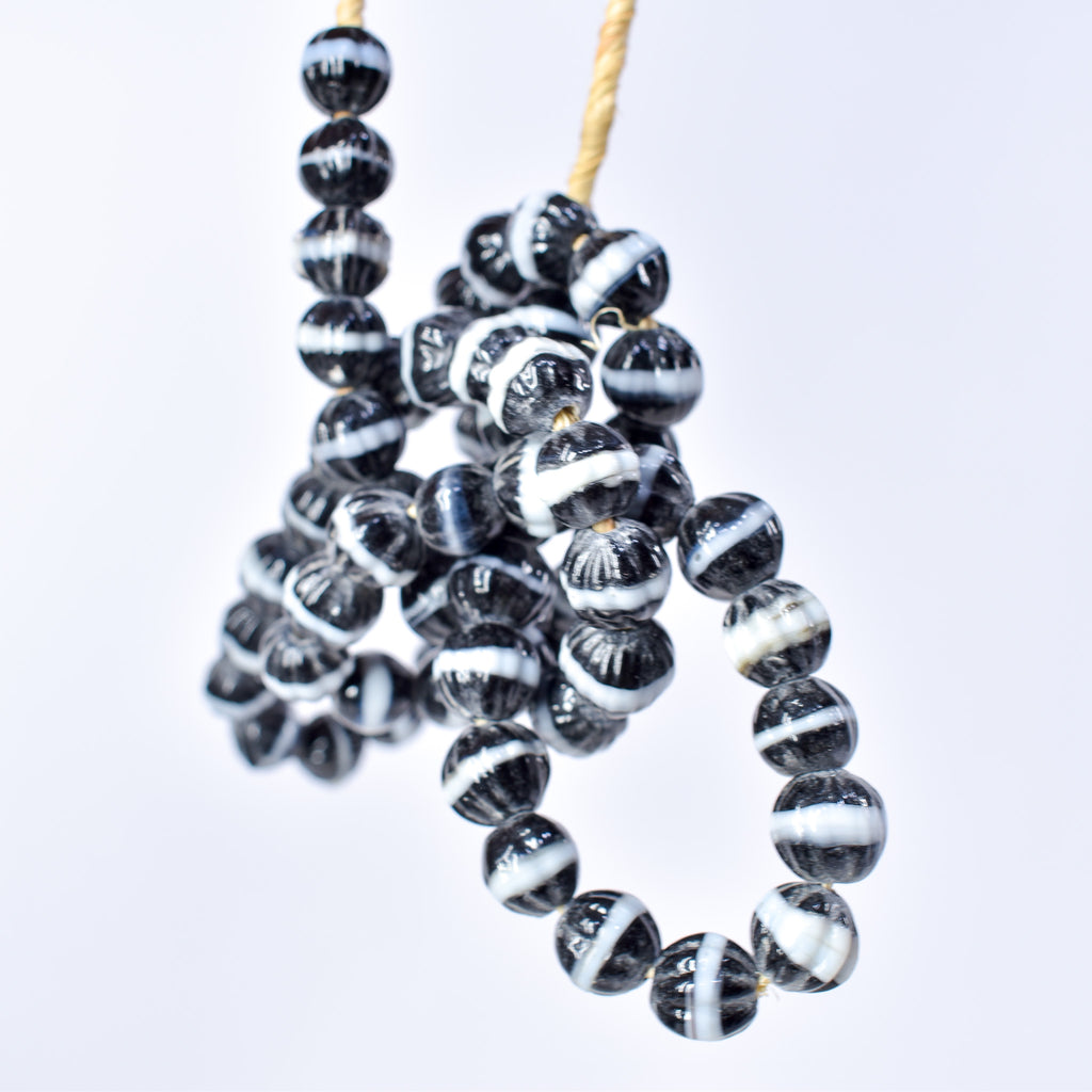 Dogtooth Ruffle Trade Beads