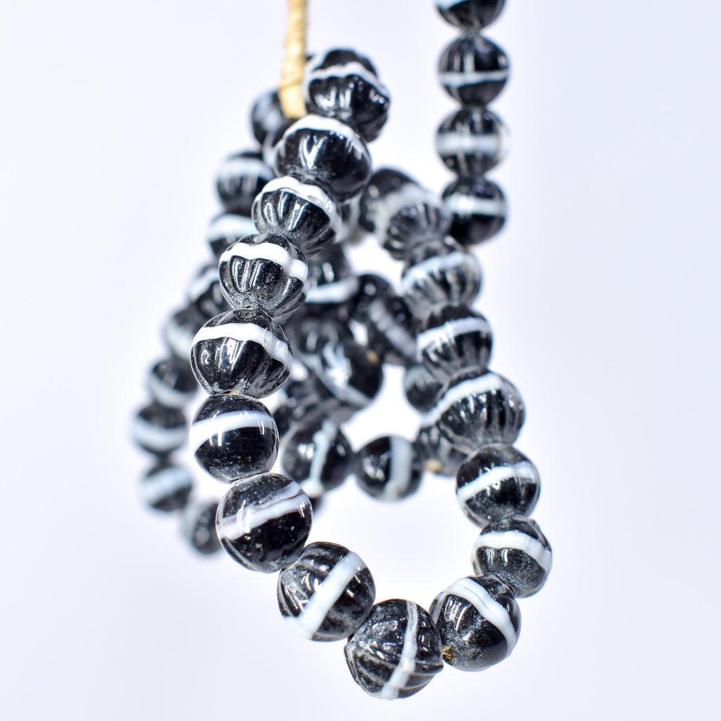 Dogtooth Ruffle Trade Beads