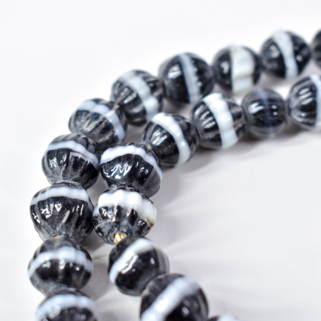 Dogtooth Ruffle Trade Beads