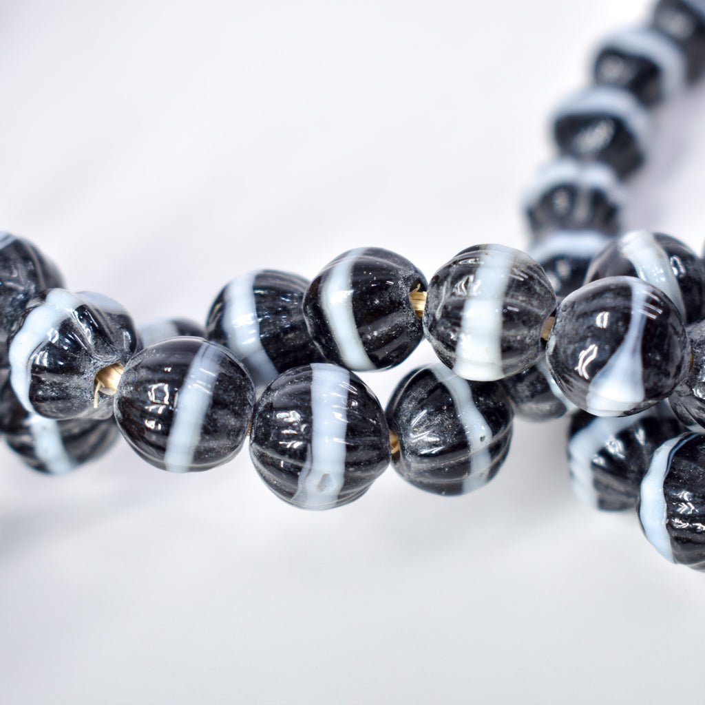 Dogtooth Ruffle Trade Beads