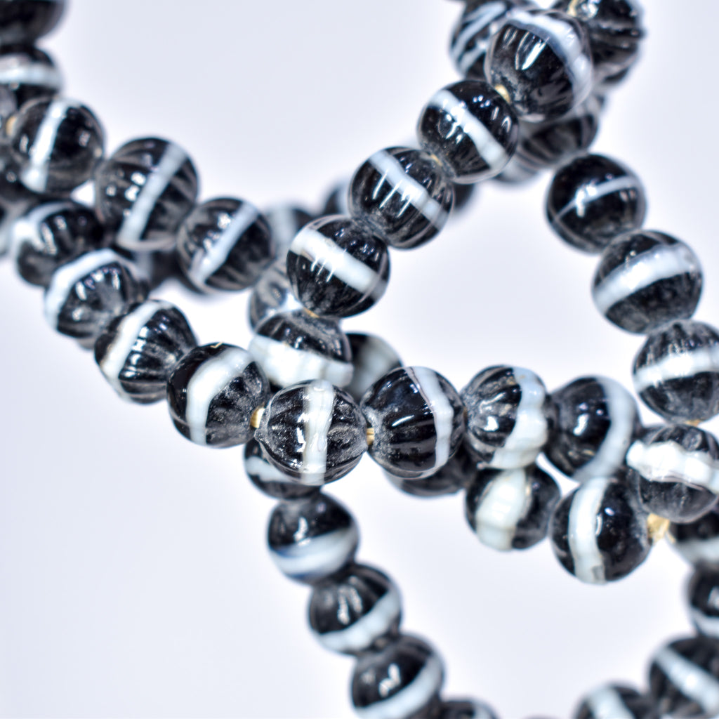 Dogtooth Ruffle Trade Beads