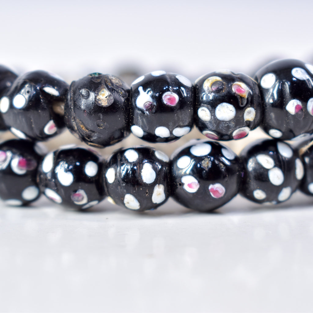 Venetian Skunk Black Trade Beads 30 Inch