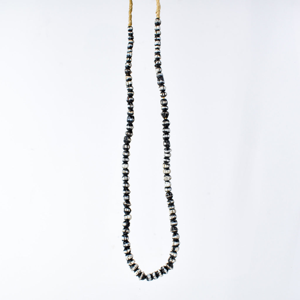 Dog Tooth Ruffle Black Trade Beads