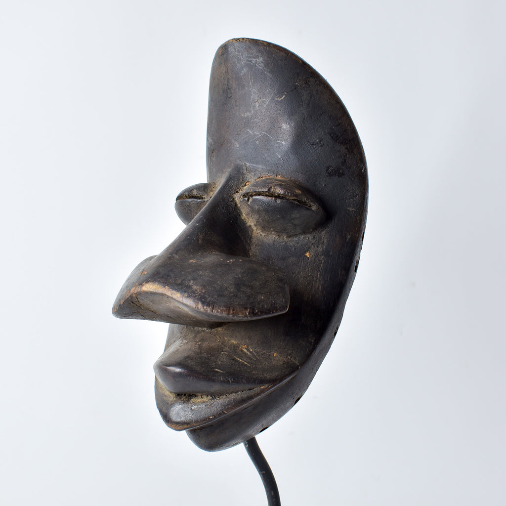 Dan Deangle Mask Liberia