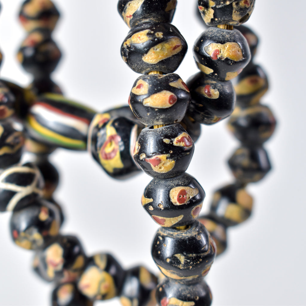 Baby King Venetian Trade Beads 30 Inch