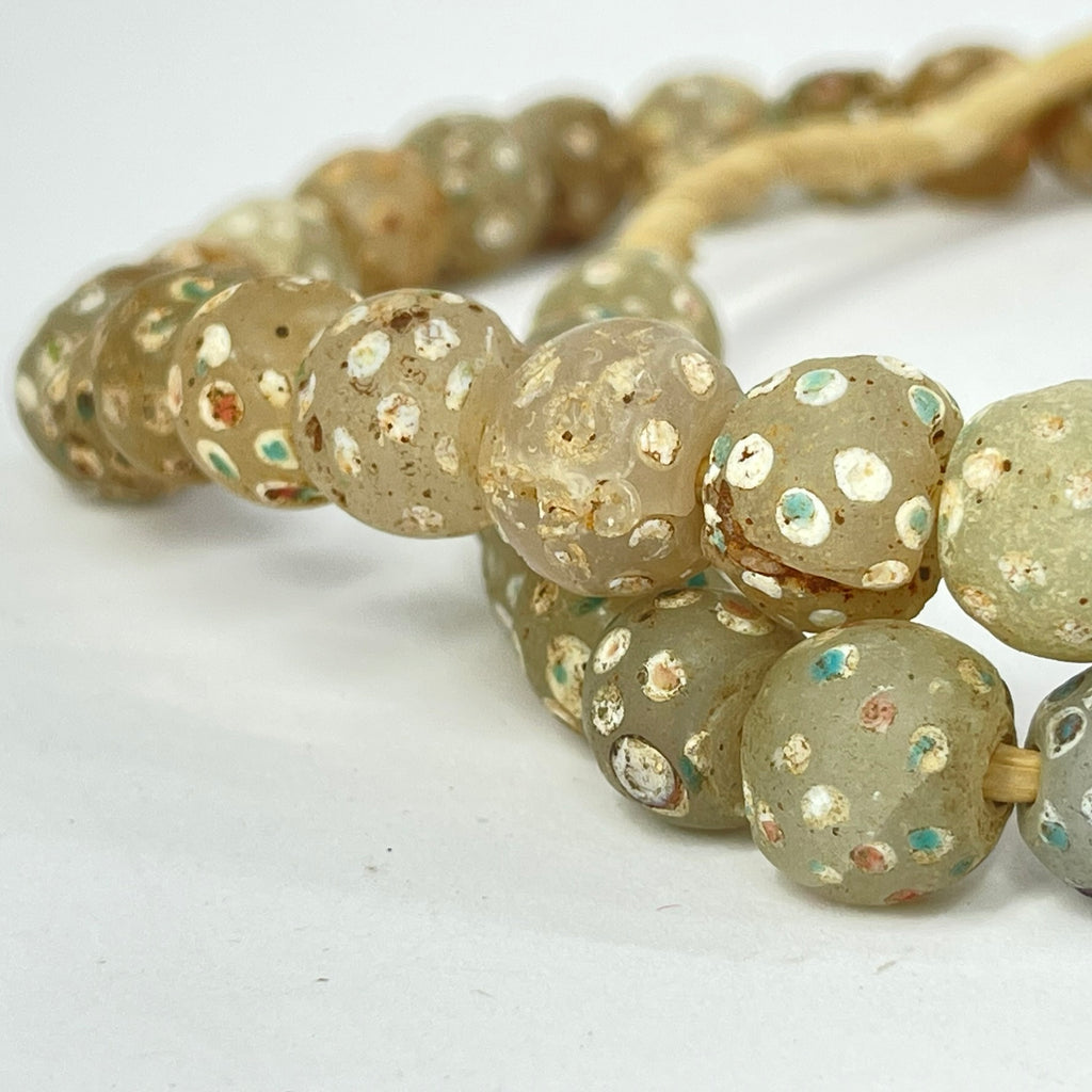 Venetian Skunk White Clear Trade Beads