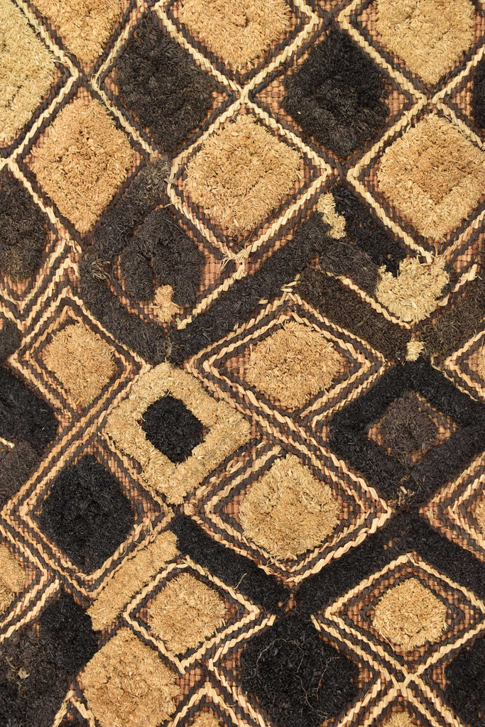 Kuba Raffia Square Textile  Closeup