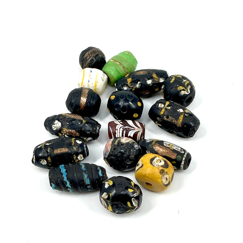 16 Venetian Black Aventurine Trade Beads